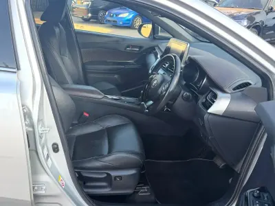 Używany Toyota C-HR 122 KM (89 kW) 2019 Srebrny SUV