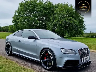 Begagnad Audi RS5 Basis 450 HK (330 kW) 2012 Silver Sportkupé