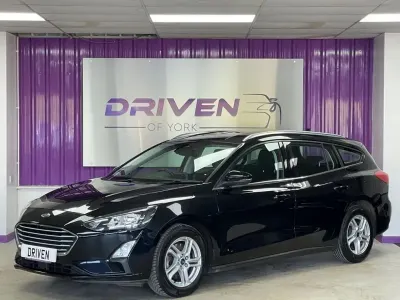 Begagnad Ford Focus Zetec 2019 Svart Kombi