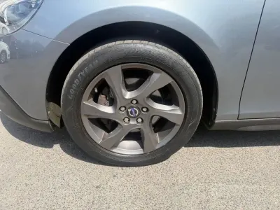 Used Volvo V40 115 HP (84 kW) 2014 Grey Hatchback