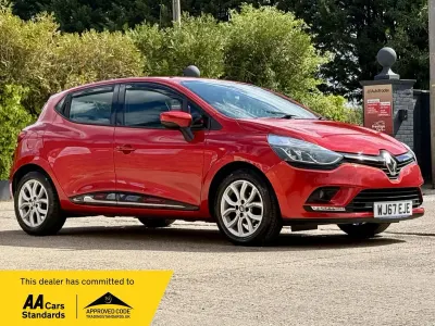 Used Renault Clio Dynamique 2017 Red Hatchback