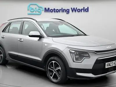 Usado Kia Niro 141 CV (103 kW) 2023 Gris SUV