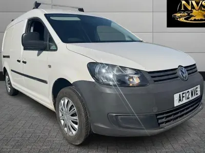 Usado VW Caddy 102 HP (75 kW) 2012 Branco Monovolume