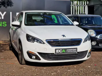 Used Peugeot 308 Allure 130 HP (95 kW) 2014 White Hatchback