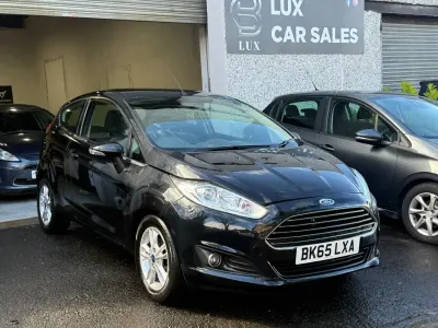 Usado Ford Fiesta Zetec 2015 Negro Utilitario