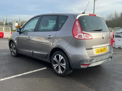 Używany Renault Scénic III Bose Edition 110 KM (80 kW) 2011 Szary Minivan
