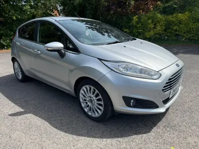 Used Ford Fiesta Titanium 125 HP (91 kW) 2014 Silver Hatchback