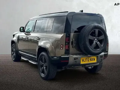 Usado Land Rover Defender HSE Dynamic 245 HP (180 kW) 2022 Castanho SUV