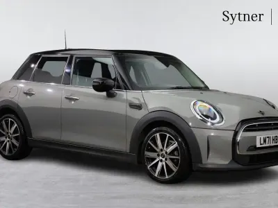 Używany Mini Cooper Classic 134 KM (98 kW) 2022 Szary Hatchback