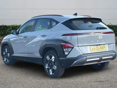 Usado Hyundai Kona Advanced 2025 Gris SUV