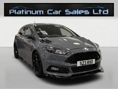 Usado Ford Focus ST 2015 Cinzento Citadino