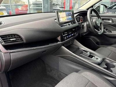 Used Nissan Qashqai N-Connecta 190 HP (139 kW) 2023 Red SUV