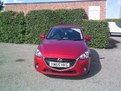 Begagnad Mazda 2 2016 Röd Halvkombi