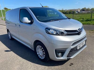 Usado Toyota Proace Comfort 115 CV (84 kW) 2017 Plateado Monovolumen