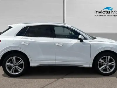 Używany Audi Q3 S-Line 150 KM (110 kW) 2022 Biały SUV