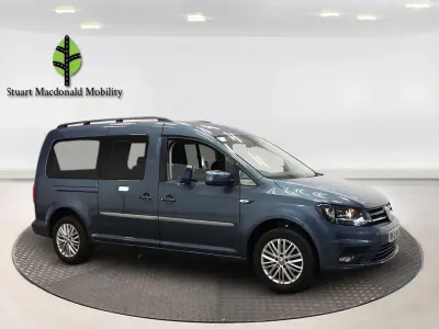 Usado VW Caddy Maxi Life 122 HP (89 kW) 2020 Verde Monovolume