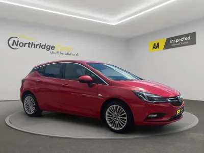 Used Vauxhall Astra Elite 150 HP (110 kW) 2018 Red Hatchback