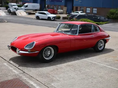 Used Jaguar E-Type S 265 HP (194 kW) 1967 Red