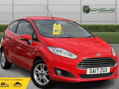 Usado Ford Fiesta Zetec 82 HP (60 kW) 2017 Vermelho Citadino