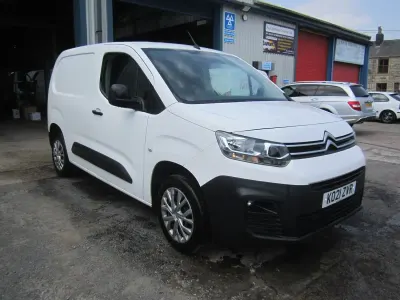 Used Citroën Berlingo 100 HP (73 kW) 2021 White MPV