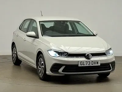 Usado VW Polo Life 95 CV (69 kW) 2023 Gris Utilitario