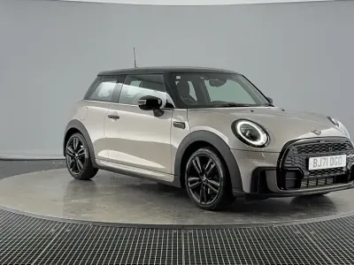 Używany Mini Cooper Hatch 136 KM (100 kW) 2021 Szary Hatchback