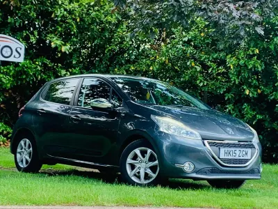 Used Peugeot 208 Style 68 HP (50 kW) 2015 Grey Hatchback