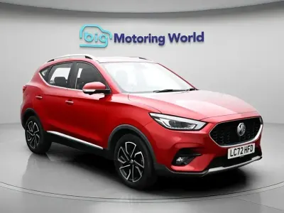 Używany MG ZS 2023 Czerwony SUV