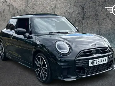 Used Mini Cooper Hatch 113 kW (154 HP) 2026 Black Hatchback