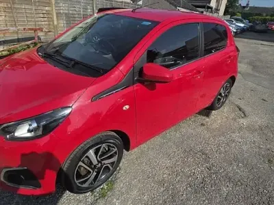 Used Peugeot 108 Allure 82 HP (60 kW) 2016 Red Hatchback