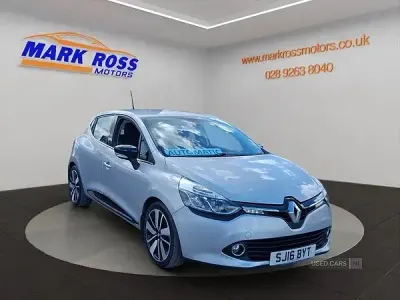 Begagnad Renault Clio IV Dynamique 90 HK (66 kW) 2016 Silver Halvkombi