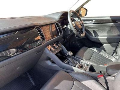 Used Skoda Kodiaq LAURIN & KLEMENT 187 HP (137 kW) 2022 Moon white metallic SUV