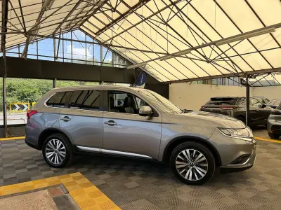 Used Mitsubishi Outlander 150 HP (110 kW) 2019 Grey SUV