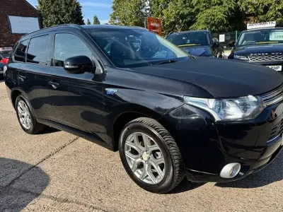 Used Mitsubishi Outlander P-HEV 119 HP (87 kW) 2015 Estate
