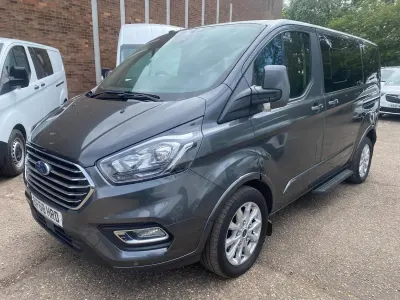 Begagnad Ford Tourneo Custom Titanium 2018 Grå Van