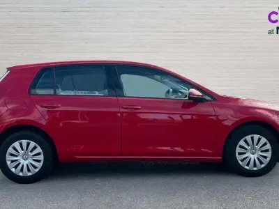 Usado VW Golf VII S 85 CV (62 kW) 2017 Rojo Utilitario