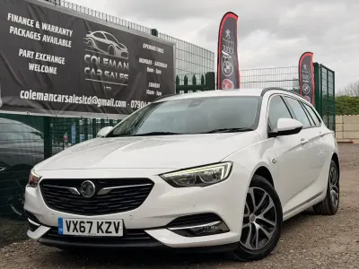Używany Vauxhall Insignia Design Edition 110 KM (80 kW) 2017 Biały Kombi