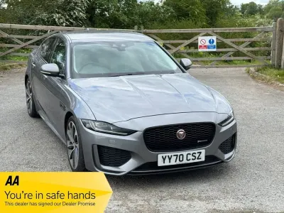 Używany Jaguar XE R-Dynamic 2020 Szary Sedan/Limuzyna