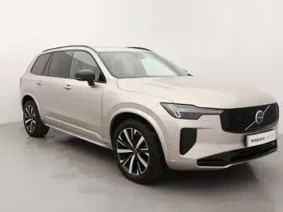 Usado Volvo XC90 Plus 247 HP (181 kW) 2025 Dourado SUV