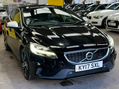 Usado Volvo V40 R-Design Pro 190 CV (139 kW) 2017 Negro Utilitario