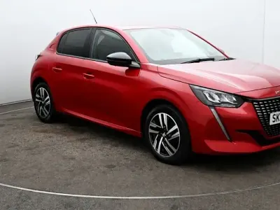 Second-hand Peugeot 208 Allure+ 102 CP (75 kW) 2023 Roșu Hatchback