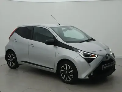 Used Toyota Aygo Trend 72 HP (52 kW) 2021 Silver Hatchback