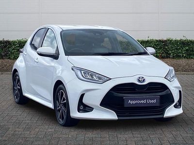 Used Toyota Yaris Hybrid Design 2024 White Hatchback
