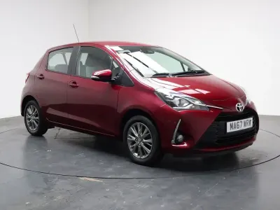Used Toyota Yaris 111 HP (81 kW) 2017 Red Hatchback