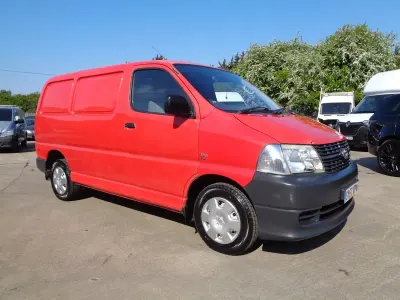 Używany Toyota HiAce 95 KM (69 kW) 2007 Czerwony Van