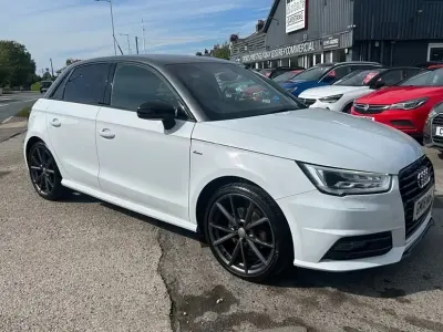 Usado Audi A1 Sportback Black Edition 125 HP (91 kW) 2018 Citadino