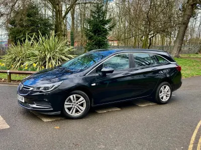Used Vauxhall Astra Design Edition 2016 Black Estate