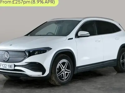 Begagnad Mercedes EQA300 AMG line 167 kW (228 HK) 2022 Vit SUV