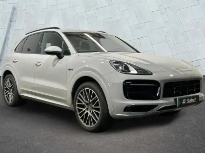 Used Porsche Cayenne Platinum Edition 456 HP (335 kW) 2022 Grey SUV