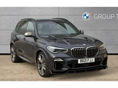 Käytetty BMW X5 Comfort Edition 400 HP (294 kW) 2021 Harmaa Katumaasturi